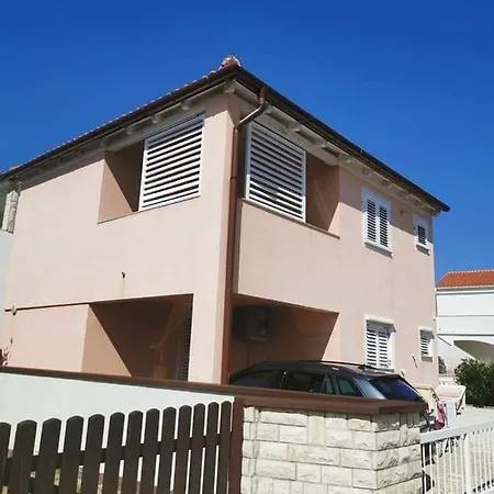 Apartamento Anja Vir